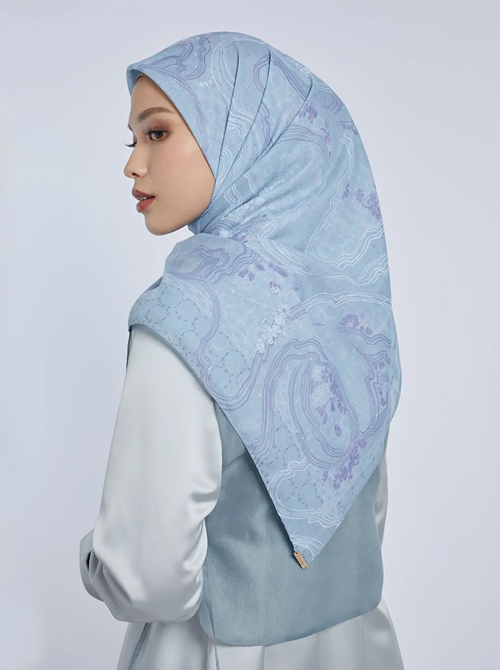 DANICA SIGNATURE SCARF GALACTICA