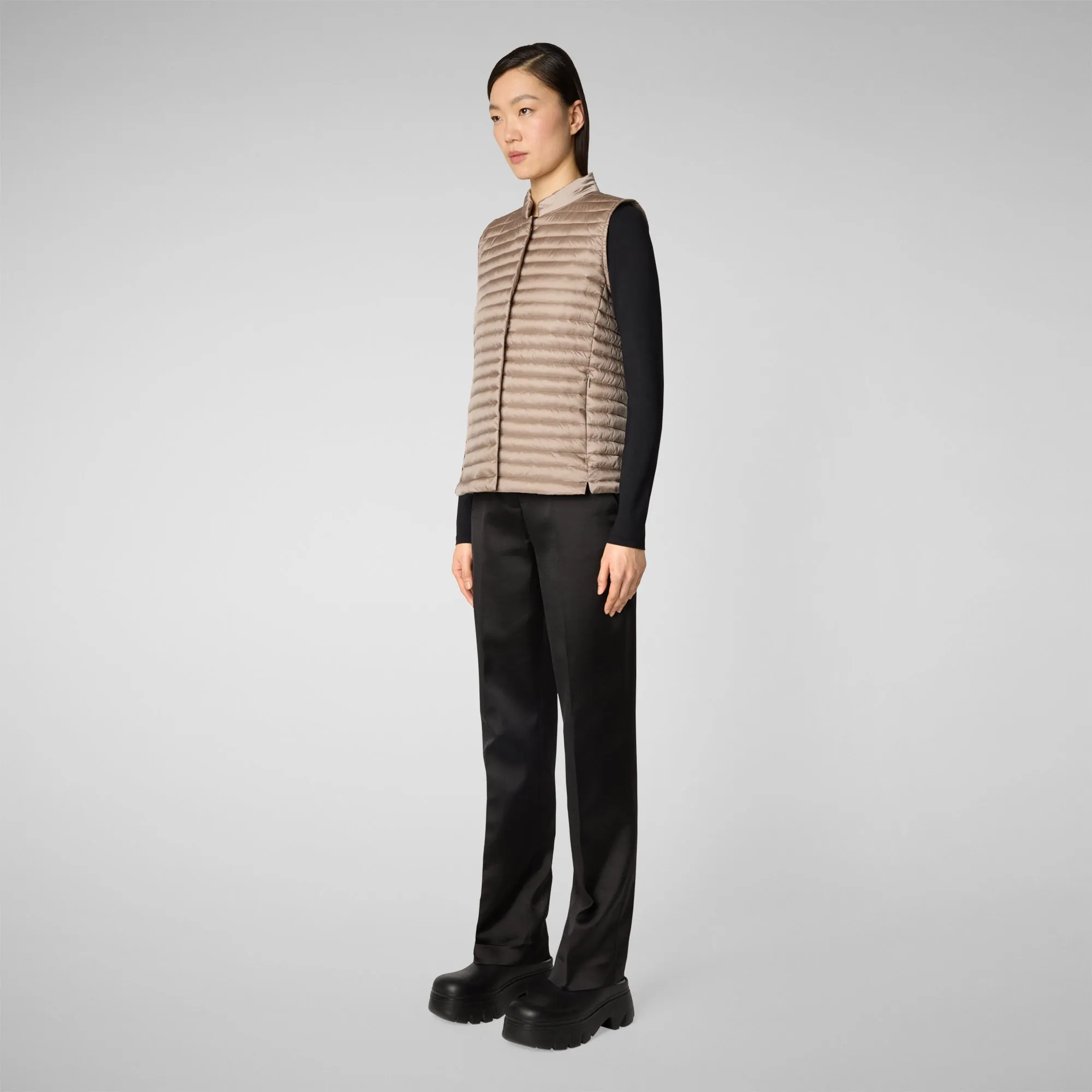 Woman's vest Aria in pearl grey